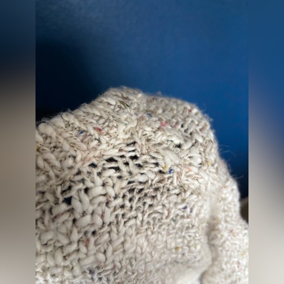 Zara Cream V-Neck Sweater - Picture 9 of 16